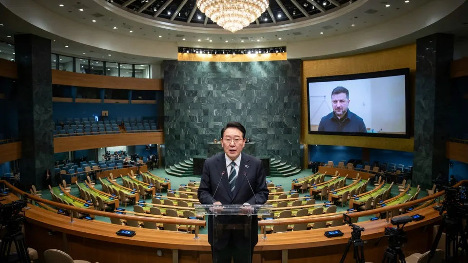 De Zuid-Koreaanse president Lee Jae Myung spreekt in het parlement