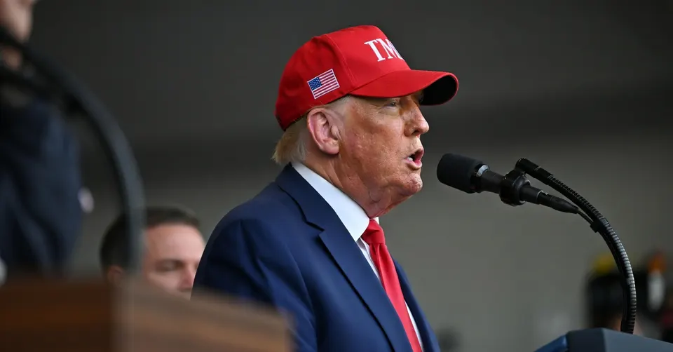 Donald Trump spreekt tijdens een bijeenkomst