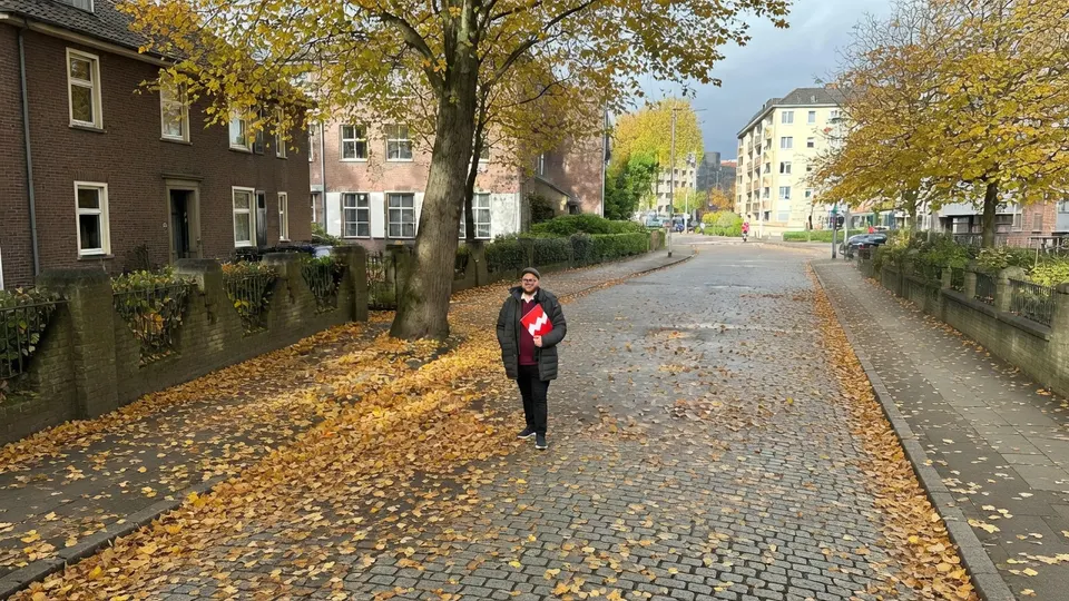 Omar Elshal loopt door Eindhoven