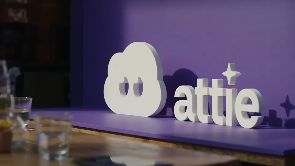 De AI-assistent Attie van Bluesky tijdens een presentatie