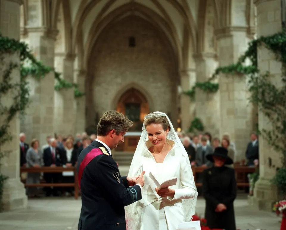 Aartshertogin Isabel von Habsburg-Lothringen en Carlos Gaytán de Ayala tijdens hun huwelijk in Wenen