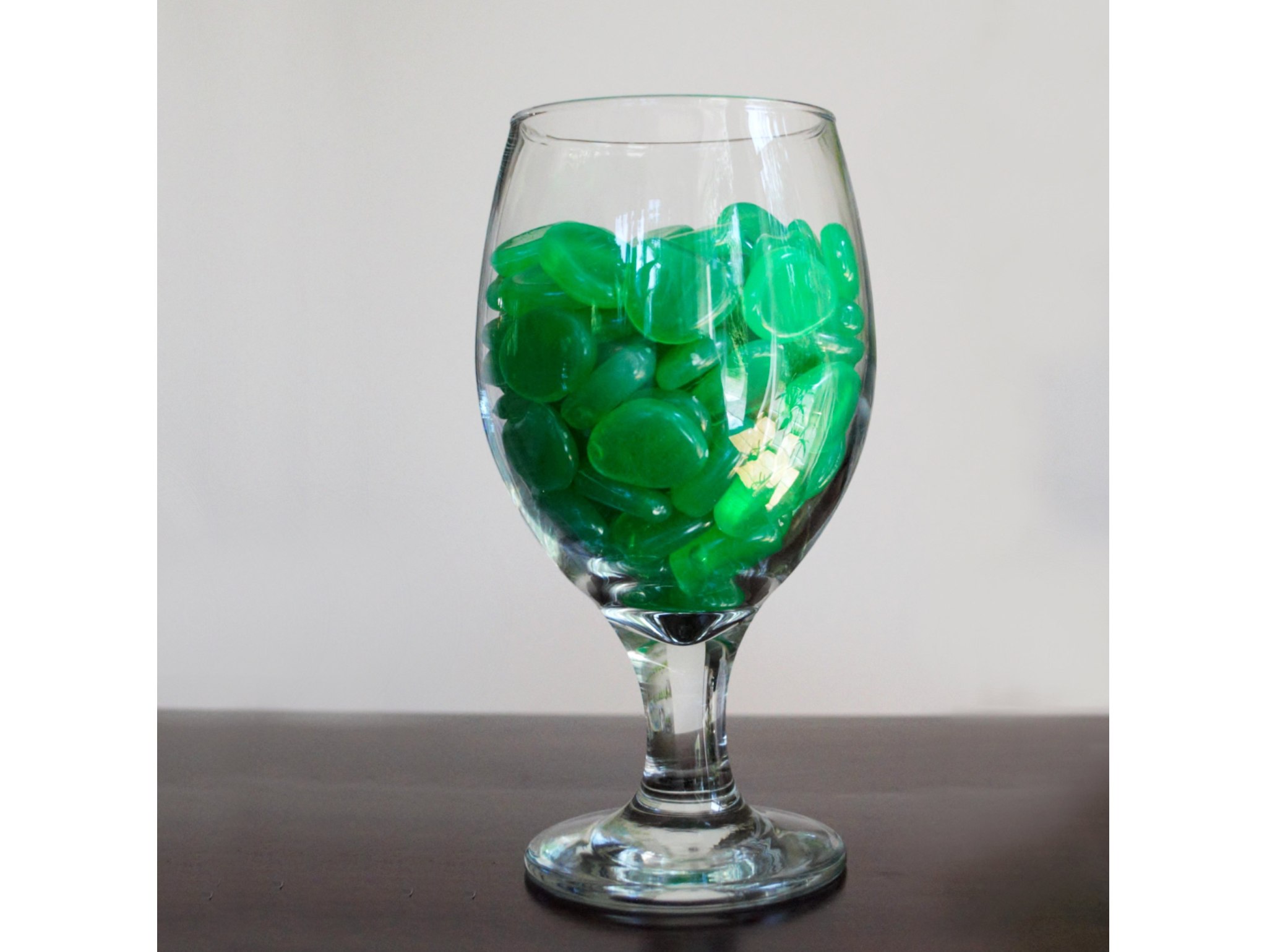 KAMIENIE ŚWIECĄCE FLUORESCENCYJNE 100szt - zielone