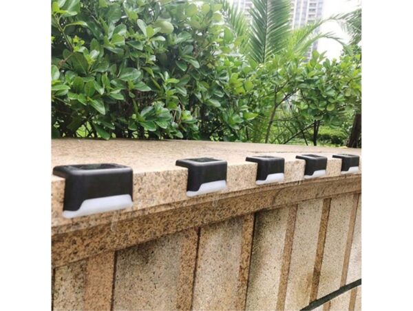 LAMPKA LAMPA SOLARNA KRAWĘDZIOWA 1 LED 8x4,5x4,2cm - czarny - ciepły biały