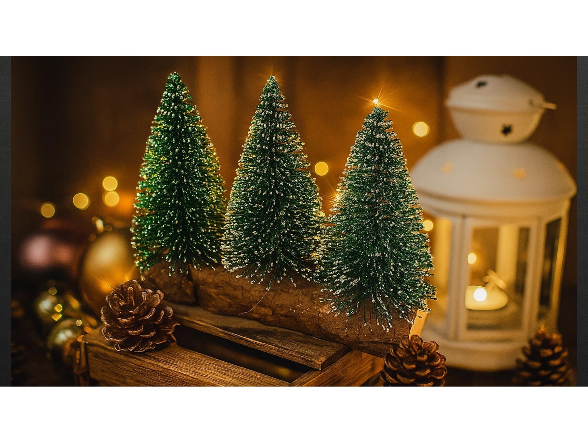 CHOINKI OPRUSZONE ŚNIEGIEM NA PNIU 4SZT 8CM