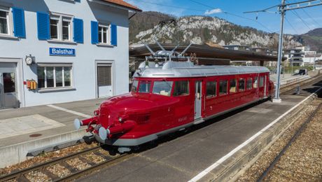 RCe 2-4 607 im Bahnhof Balsthal Foto: Andres Gerber