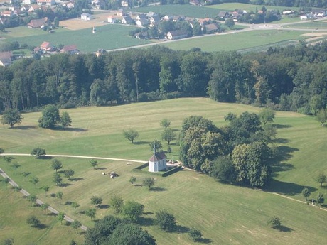 Born mit Kapelle