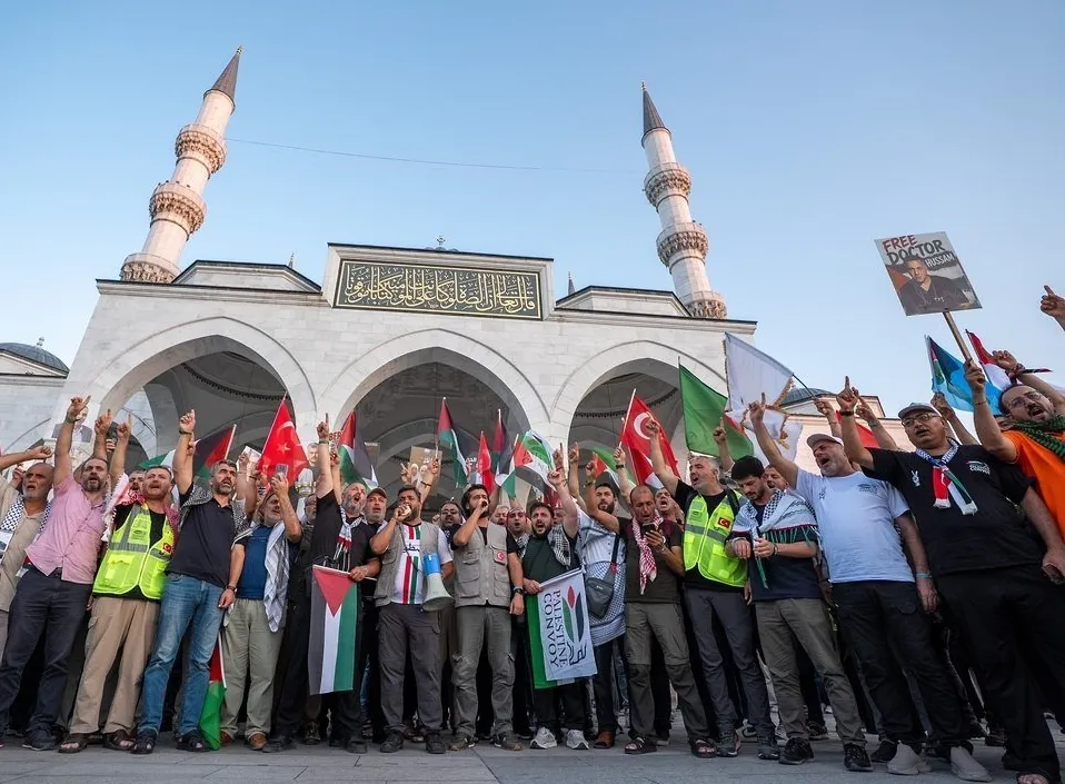 قافلة تضامن فلسطينية تصل أنقرة بعد عبورها أوروبا