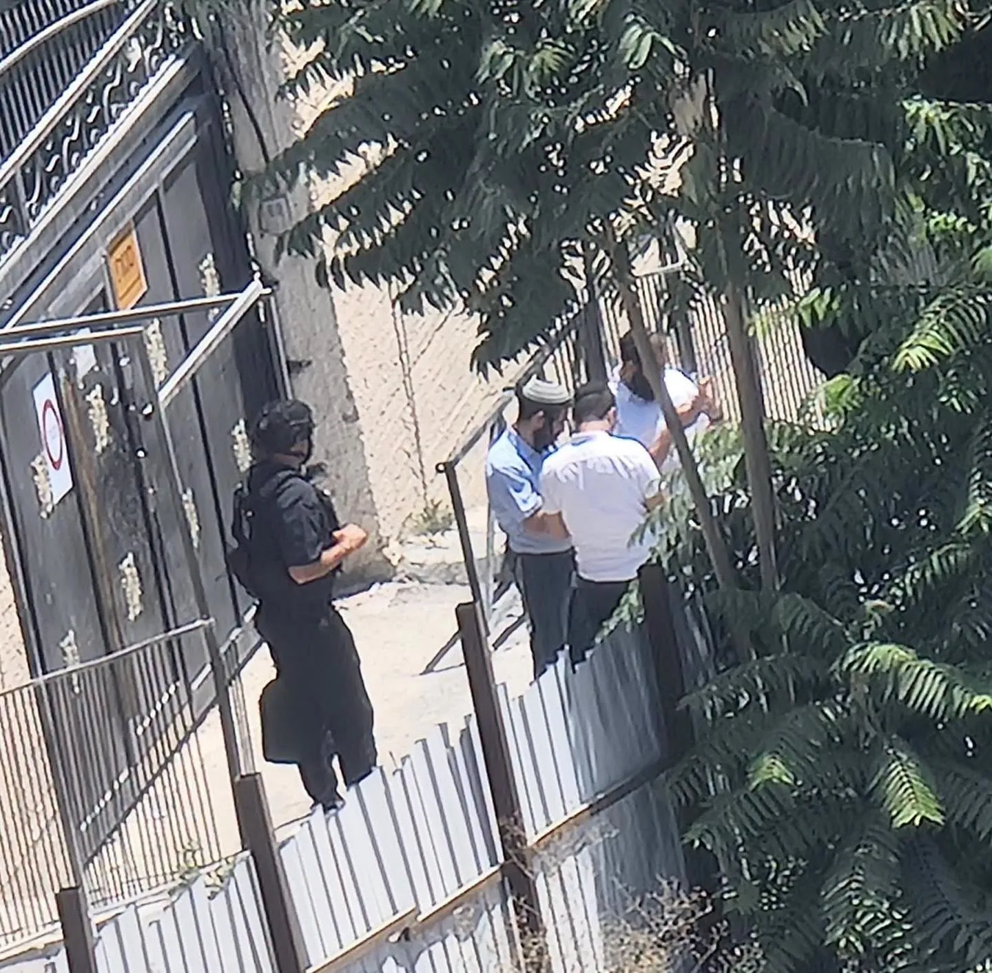 الاحتلال يغلق 6 مدارس في القدس ومخيم شعفاط