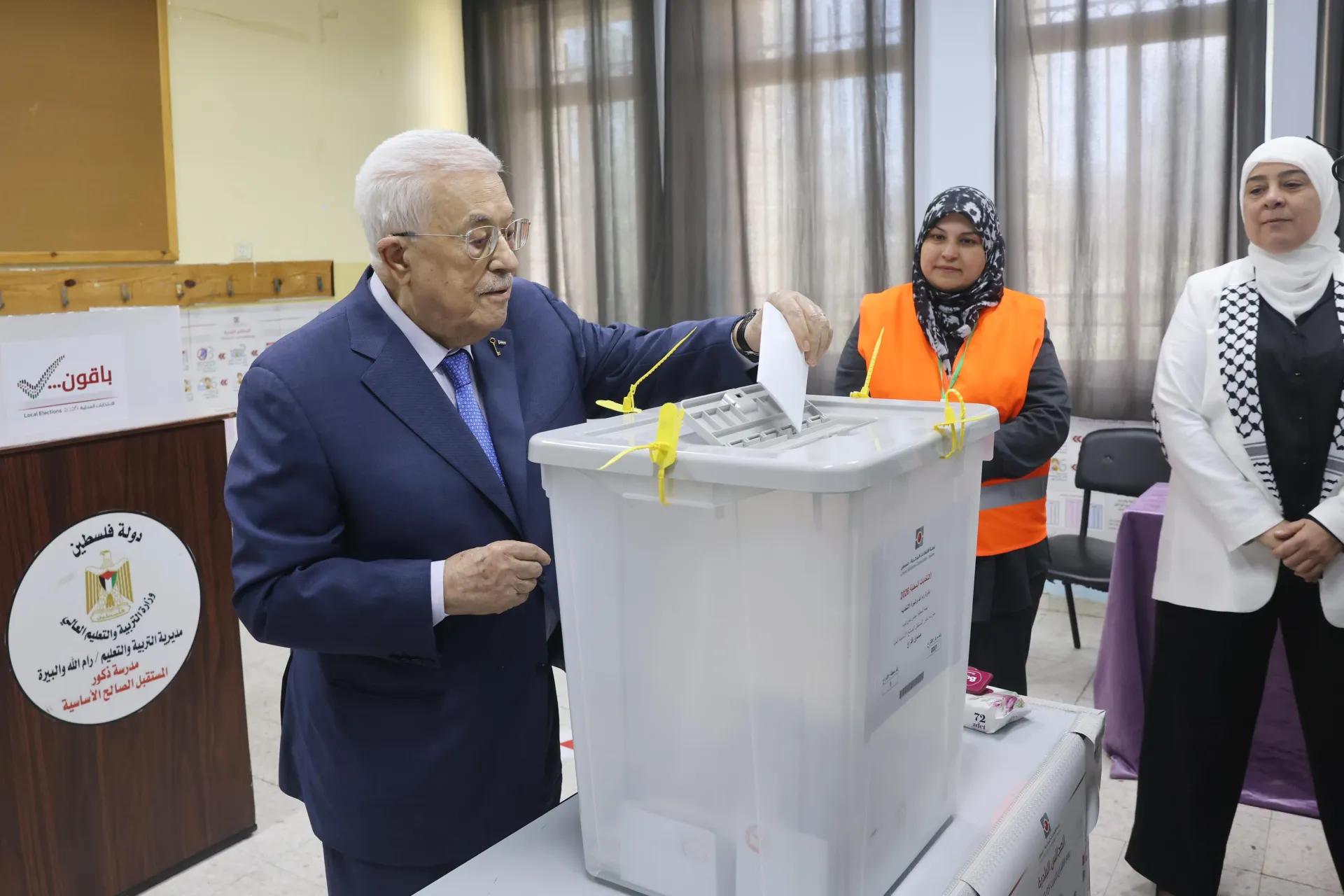 تشكك فلسطيني في إجراء الانتخابات بموعدها المقرر