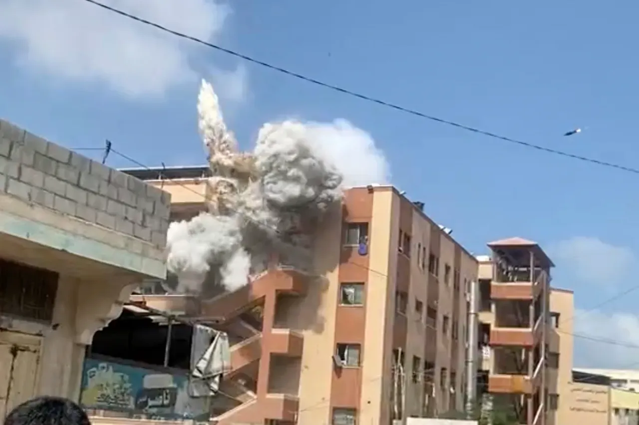 جيش الاحتلال يستهدف مستشفى ناصر ويقتل عشرين فلسطينياً