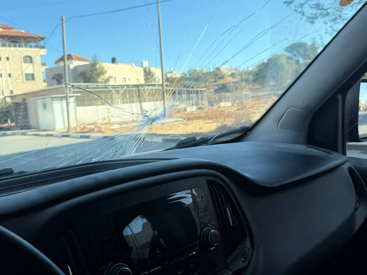 حين يصبح الطريق إلى المدرسة مصدر خوف.. أطفال دوما في مواجهة المستوطنين