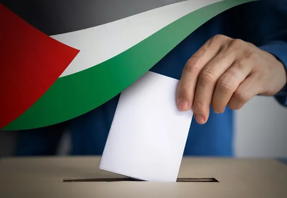 استطلاع فلسطيني: تأجيل الانتخابات قبل ساعات من إغلاق البيانات