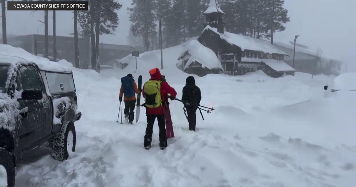 Avalanche near Lake Tahoe kills eight skiers; one remains missing