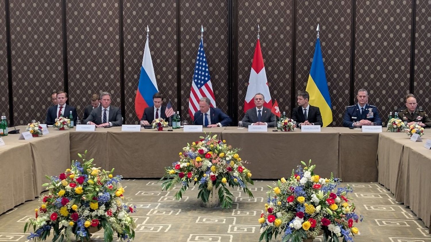 Ukraine, Russia, US, Europe hold tense talks on conflict resolution