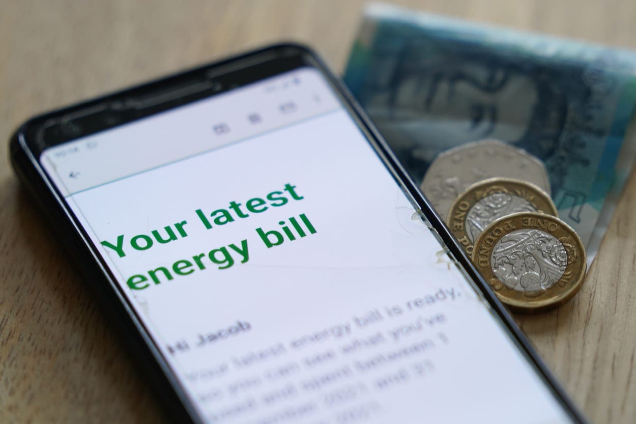 Household energy bills predicted to fall by 7% in April