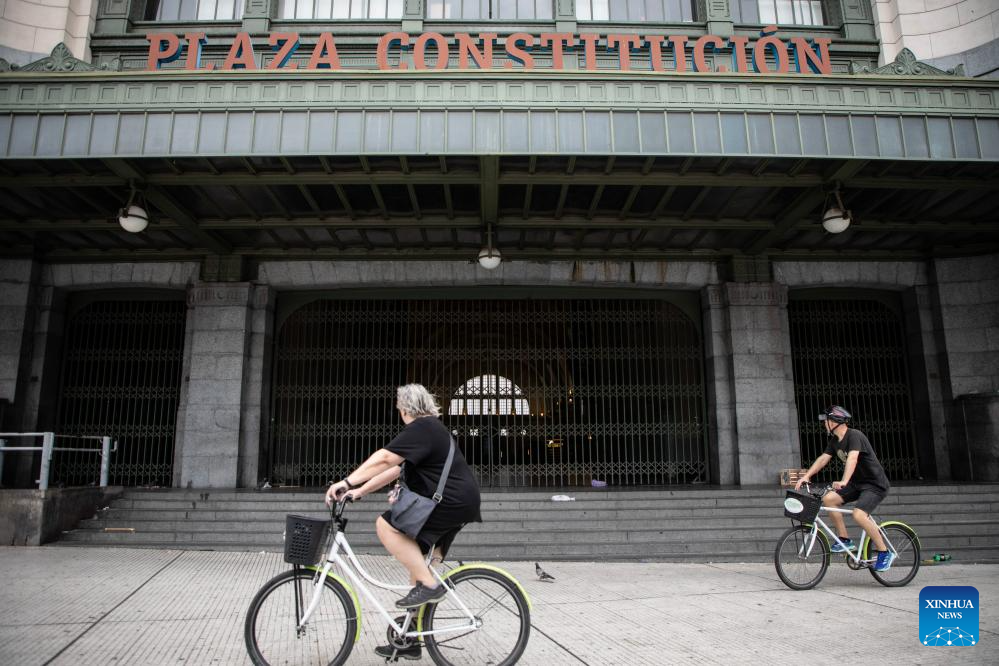 Argentina hit by 24-hour general strike over controversial labor reform bill