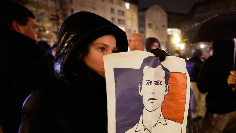 Frankreich: Innenminister erlaubt Trauermarsch für getöteten rechten Aktivisten