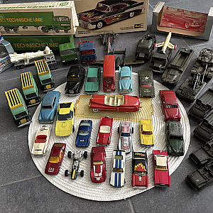 Ekskluzīva retro auto un militāro modeļu kolekcija (1950.–1980. gadi)