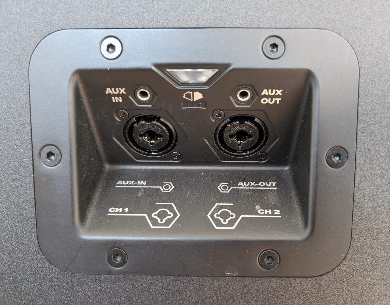 Audio - Soundboks: großer Akku-Lautsprecher