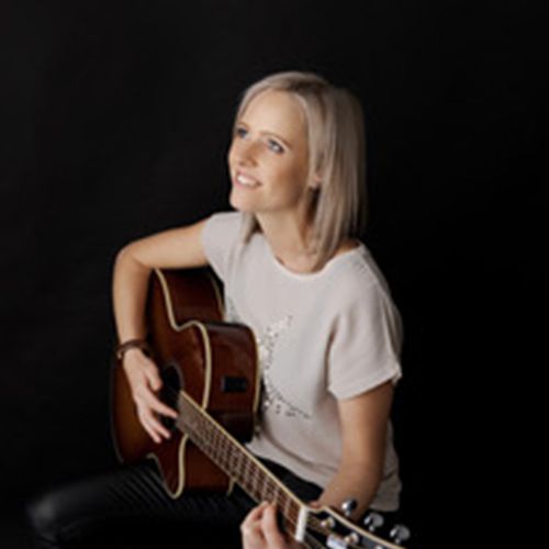 Abbildung der Künstlerin Anna Gschwandtner