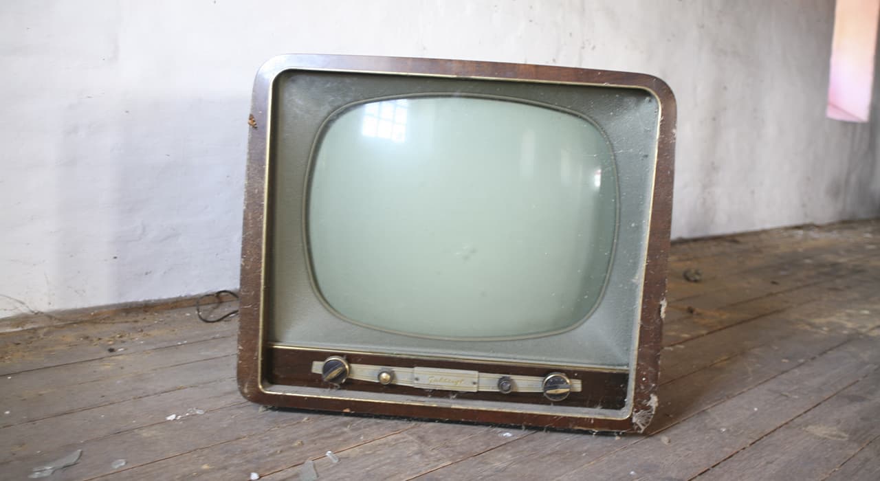 Types of television broadcasting systems