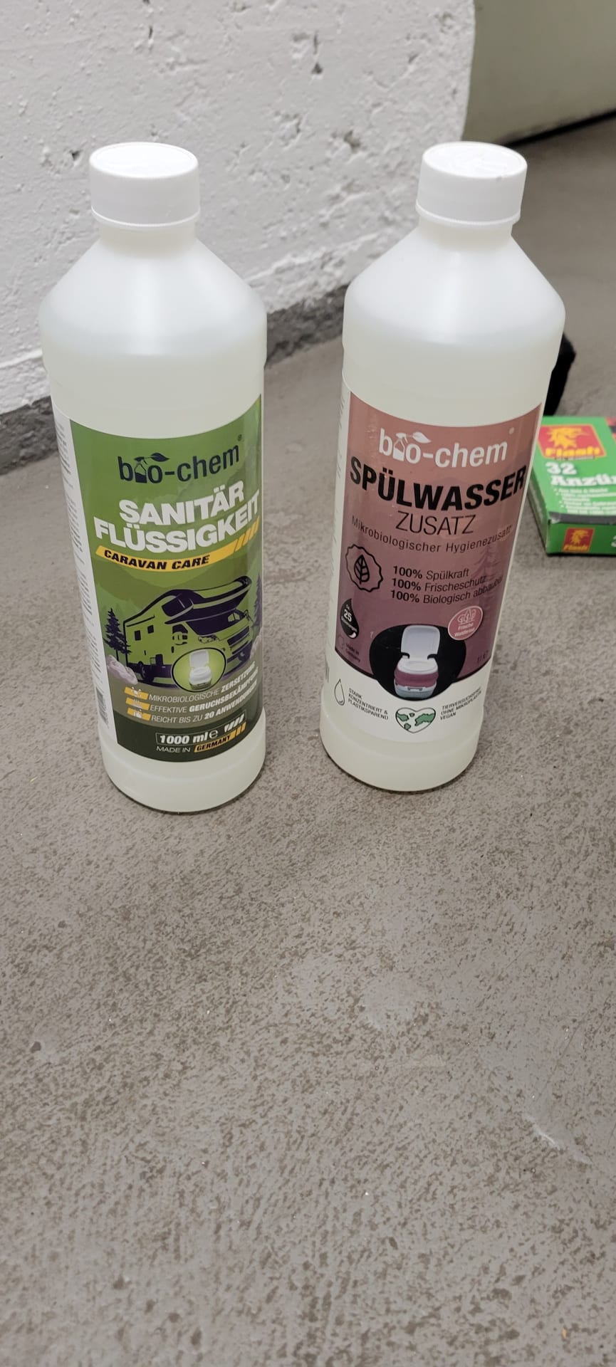Bio Chem Sanitärflüssigkeit und Spülwasserzusatz
