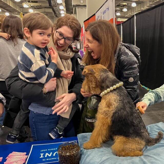 While AKC reimburses some expenses, the real takeaway from MTB is the expression on the faces of the crowd when they meet and greet the dogs themselves. (I. Olaguera photo)
