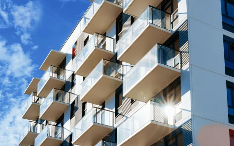 Sommerlicher Wärmeschutz - Solare Wärmelast, Lüftung und Beschattung