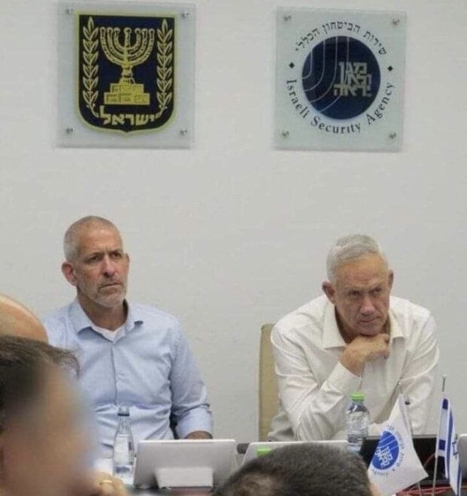 صورة غانتس قبل العملية العسكرية للاحتلال ضد نابلس.