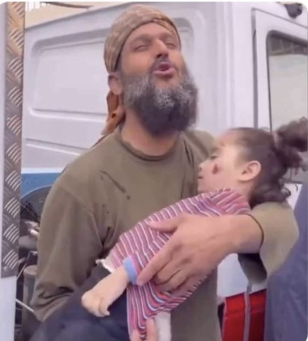 الشيخ خالد مطلق بخير ولا صحّة لخبر استشهاده