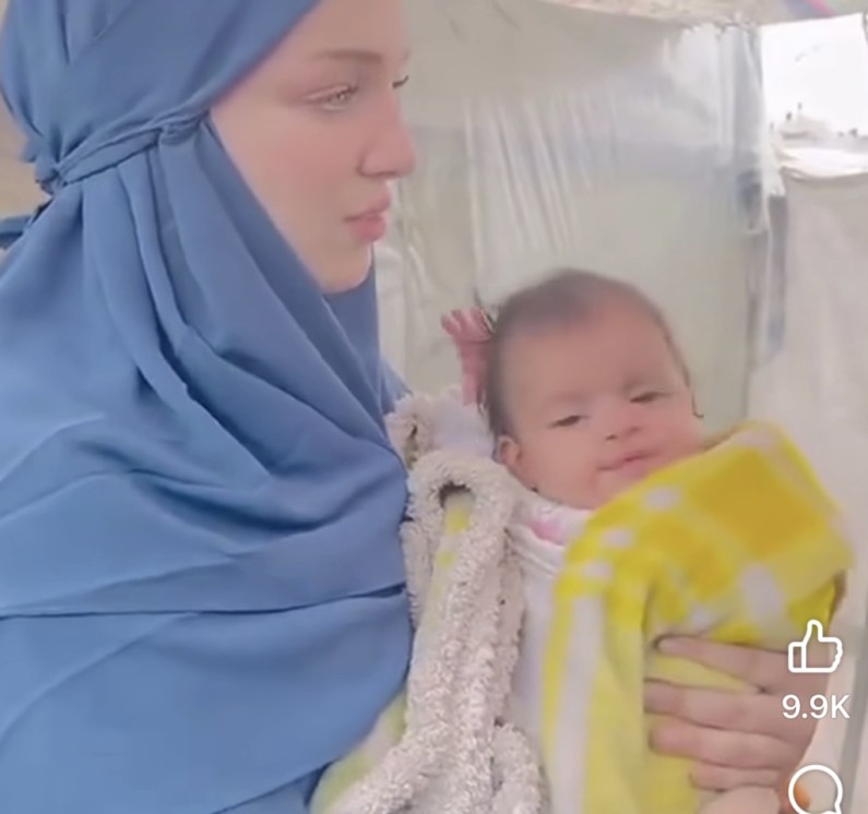 الشابة في الفيديو ناشطة من غزة وليست ام الطفل