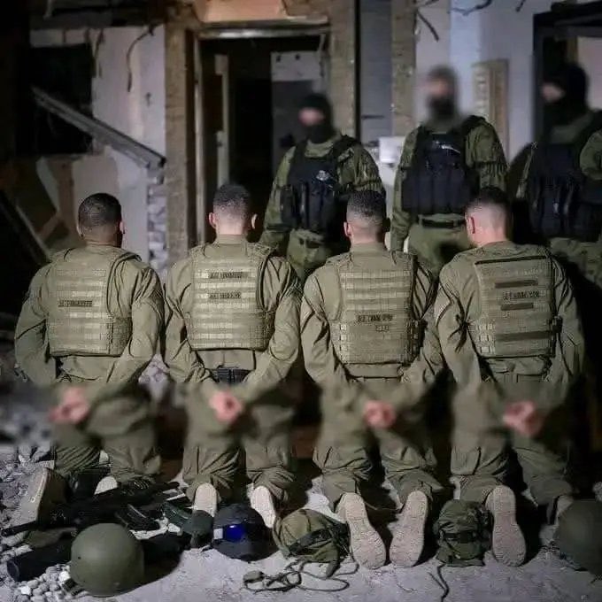 صورة مُولّدة بالذّكاء الاصطناعي وليست لجنود إسرائيليين في قبضة المقاومة