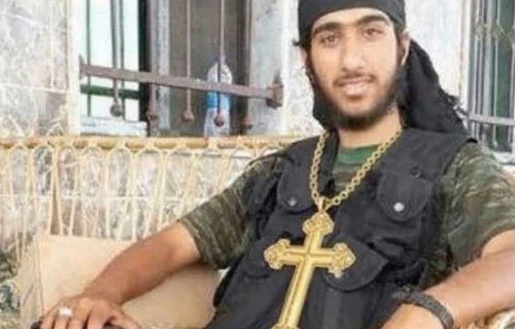 صورة أحد عناصر الأمن العام وهو يرتدي الصليب مفبركة
