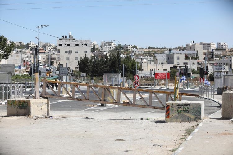 الارتباط الفلسطيني ينفي خبر فتح البوابات بالضفة الغربية