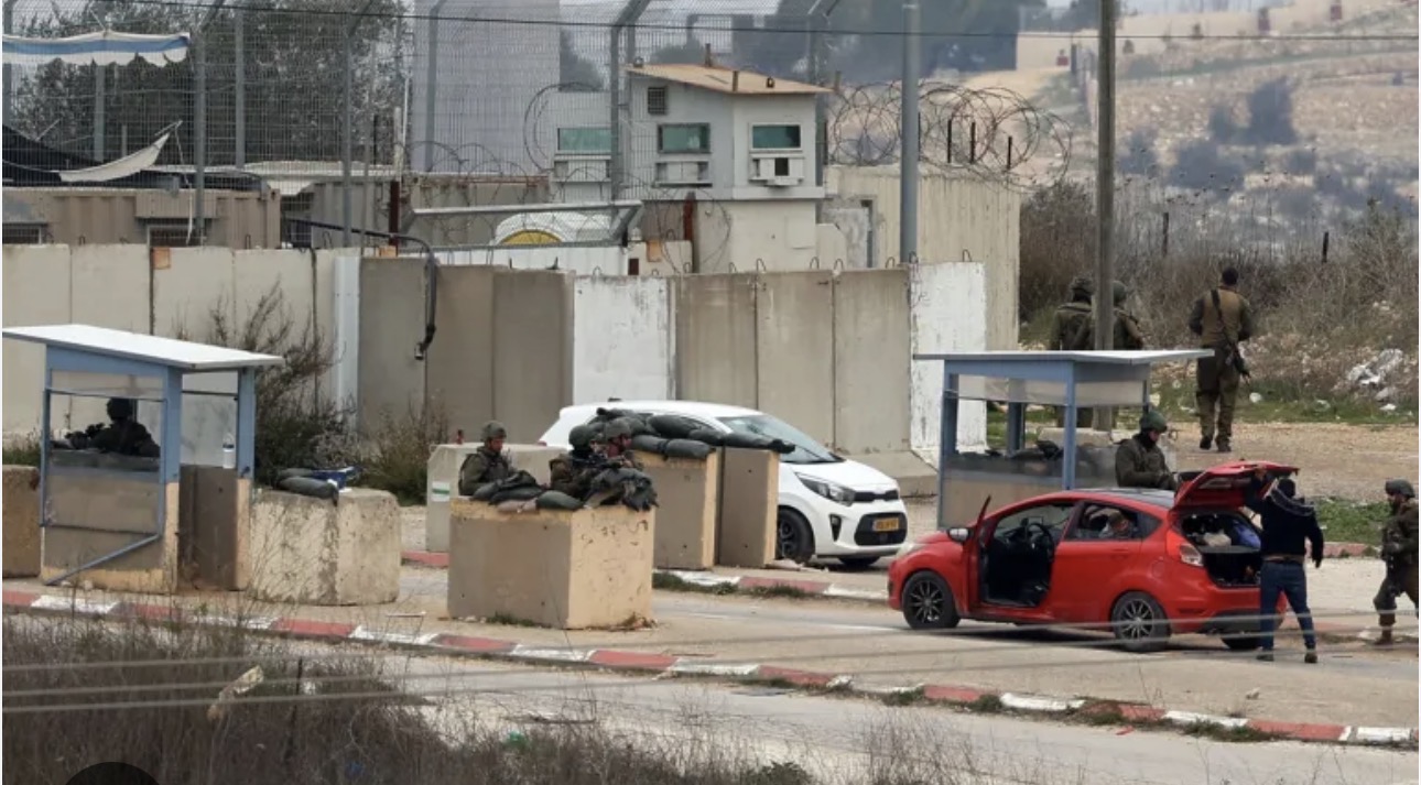 الارتباط الفلسطيني ينفي خبر اغلاق كافة حواجز الضفة الغربية