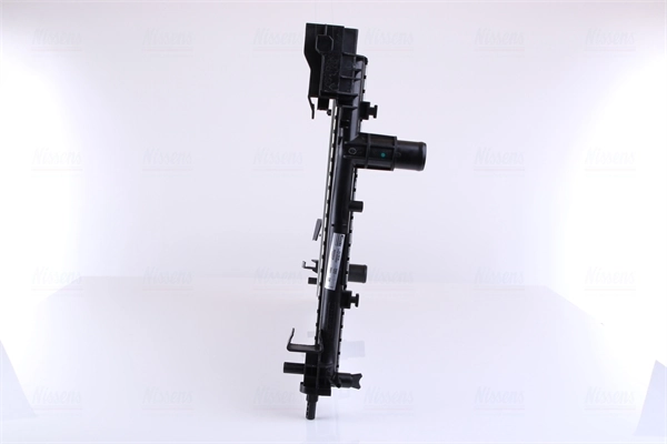 Radiateur, refroidissement du moteur NISSENS 617876