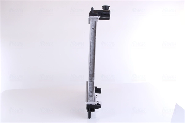 Radiateur, refroidissement du moteur NISSENS 66666