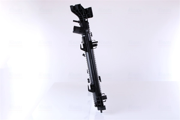 Radiateur, refroidissement du moteur NISSENS 637618