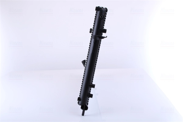 Radiateur, refroidissement du moteur NISSENS 63877