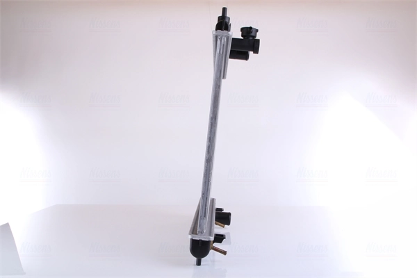Radiateur, refroidissement du moteur NISSENS 68795
