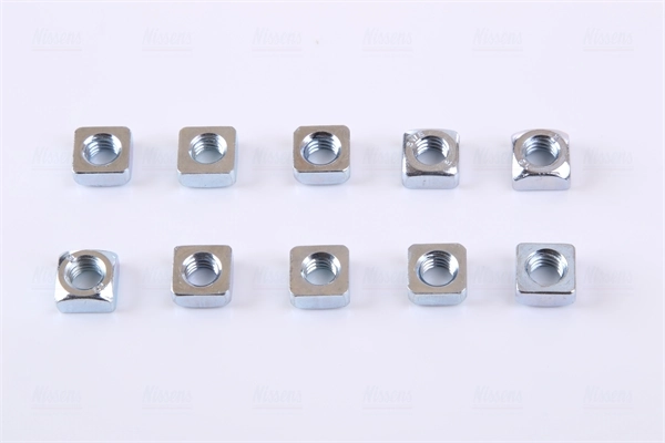 Radiateur, refroidissement du moteur NISSENS 68131