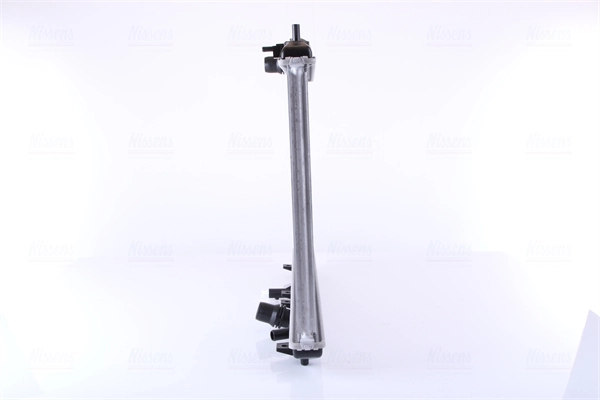 Radiateur, refroidissement du moteur NISSENS 68135A