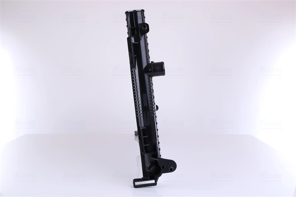 Radiateur, refroidissement du moteur NISSENS 637648