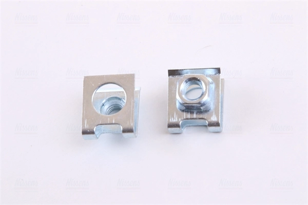 Radiateur, refroidissement du moteur NISSENS 61654