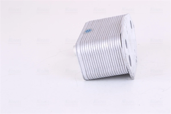Radiateur d'huile NISSENS 90786