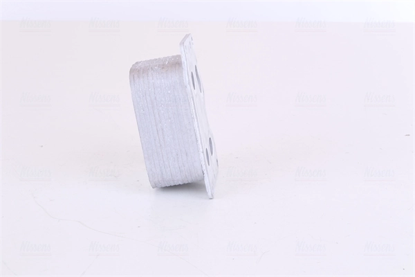 Radiateur d'huile NISSENS 90740