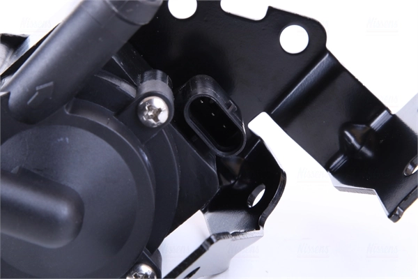Pompe à eau, refroidissement du moteur NISSENS 831064