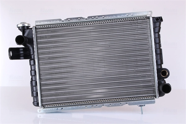 Radiateur, refroidissement du moteur NISSENS 63770