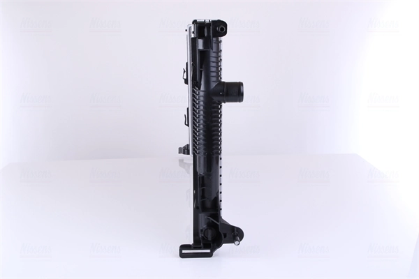 Radiateur, refroidissement du moteur NISSENS 637607
