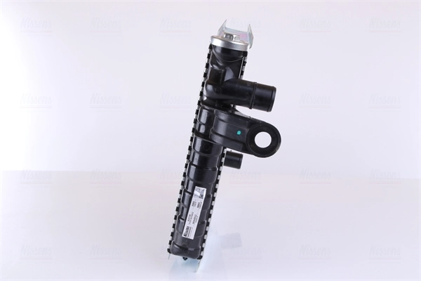 Radiateur, refroidissement du moteur NISSENS 63770